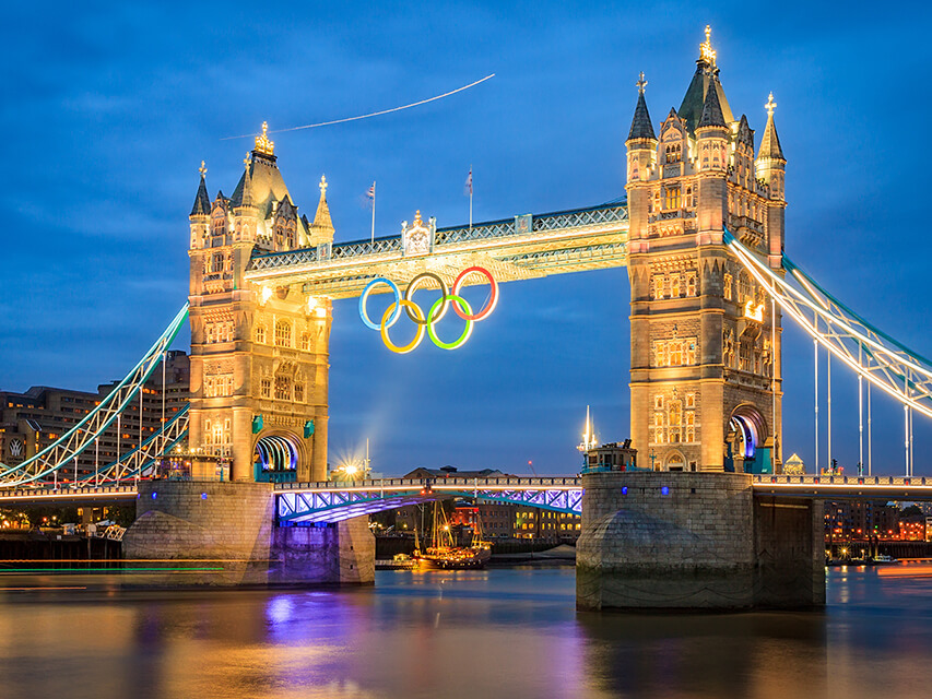 London 2012 olympic rings on Tower Bridge 640 x 853