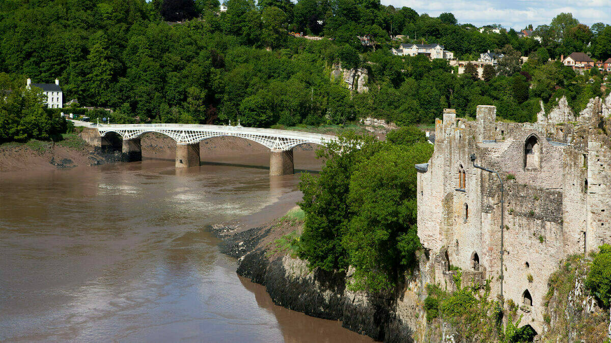 Chepstow castle bridge over river wye1200x675 S