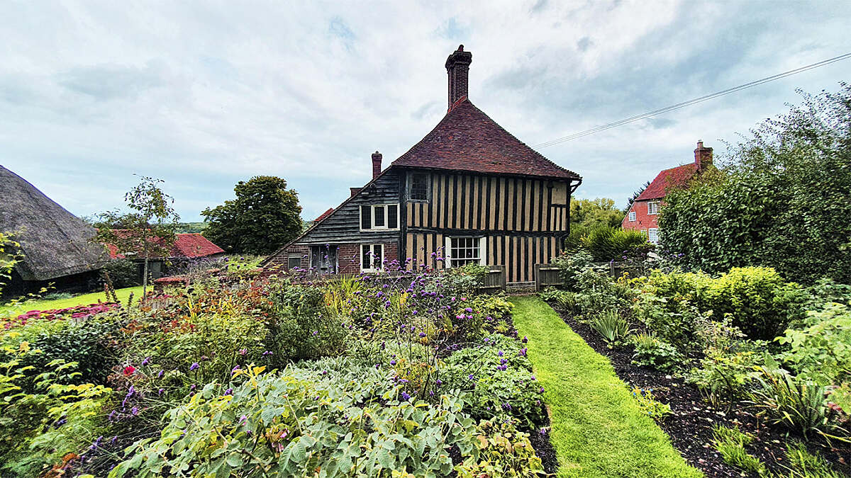 September 1366x768px main